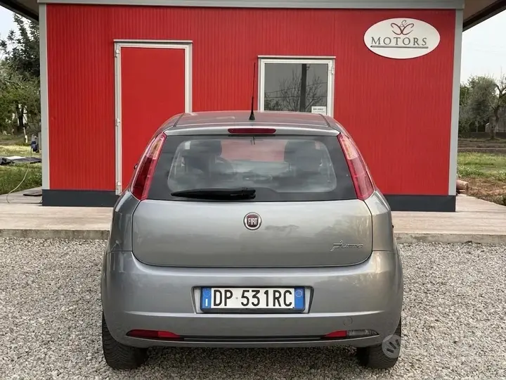 Fiat Grande Punto 2009 photo 5