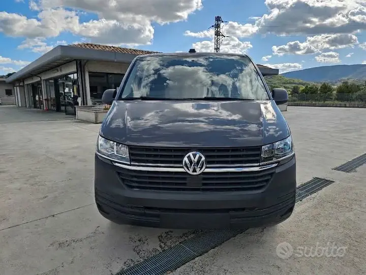 Volkswagen Caravelle 2021 photo 2