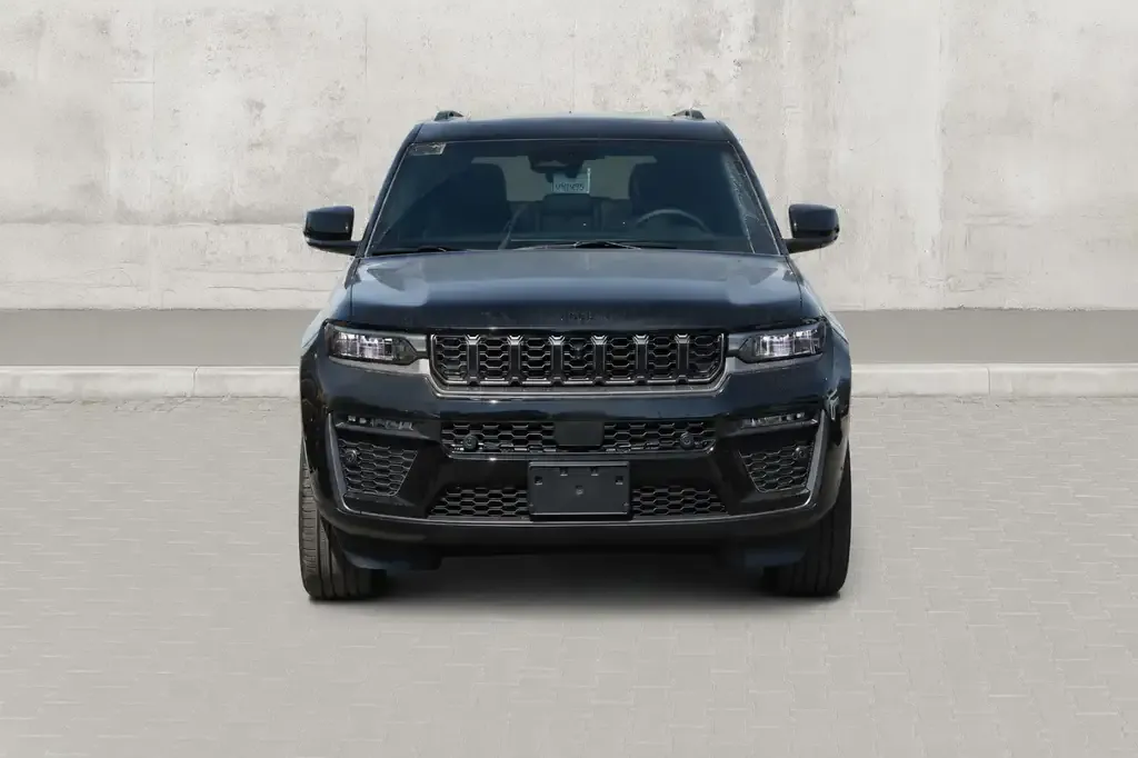 Jeep Grand Cherokee 2026 photo 2