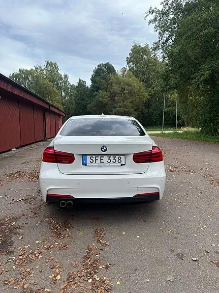 BMW 330I 2016 photo 4
