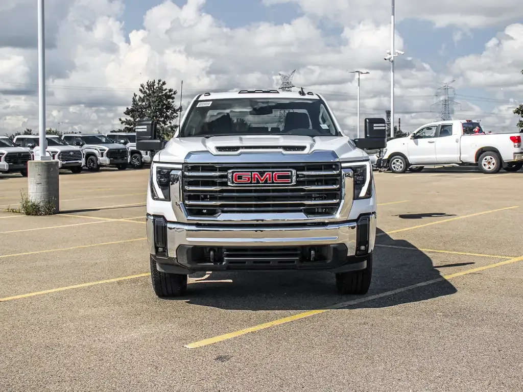 GMC Sierra 3500Hd 2026 photo 3