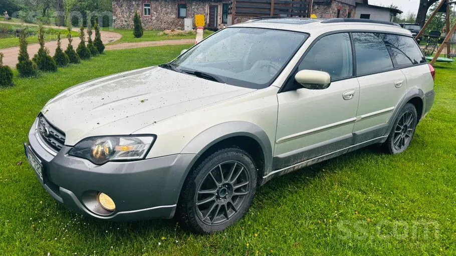 Subaru Legacy 2004 photo 2