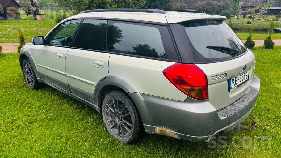 Subaru Legacy 2004 photo 4