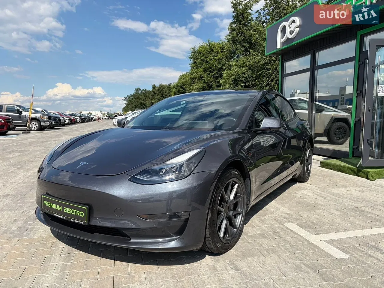 Tesla Model 3 2021 photo 2