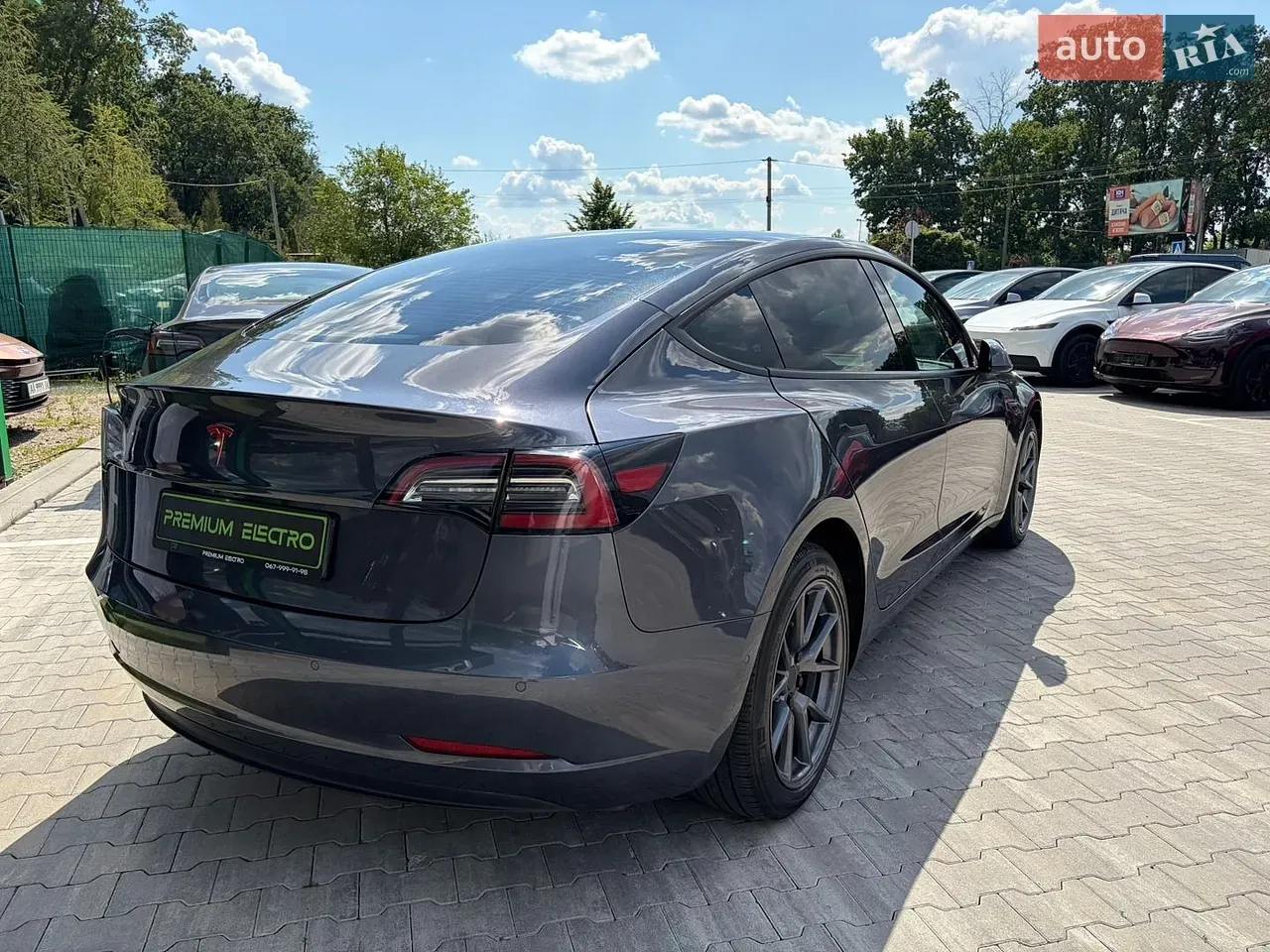 Tesla Model 3 2021 photo 3