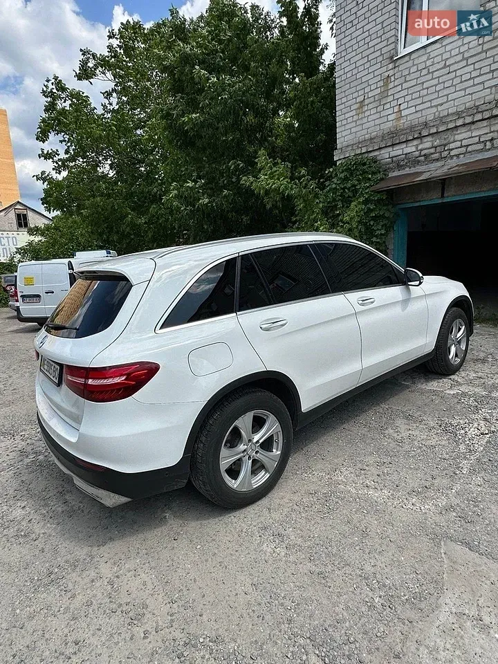 Mercedes-Benz Glc-Class 2017 photo 2