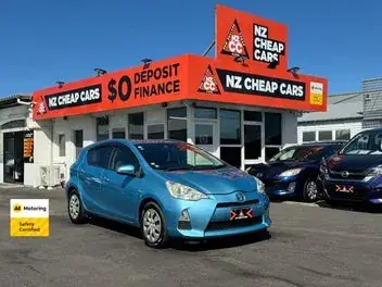 Toyota Aqua 2012 photo 2