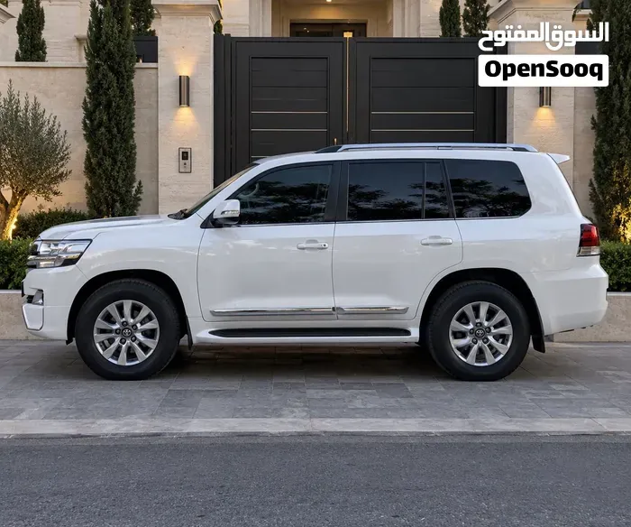 Toyota Land Cruiser 2016 photo 3