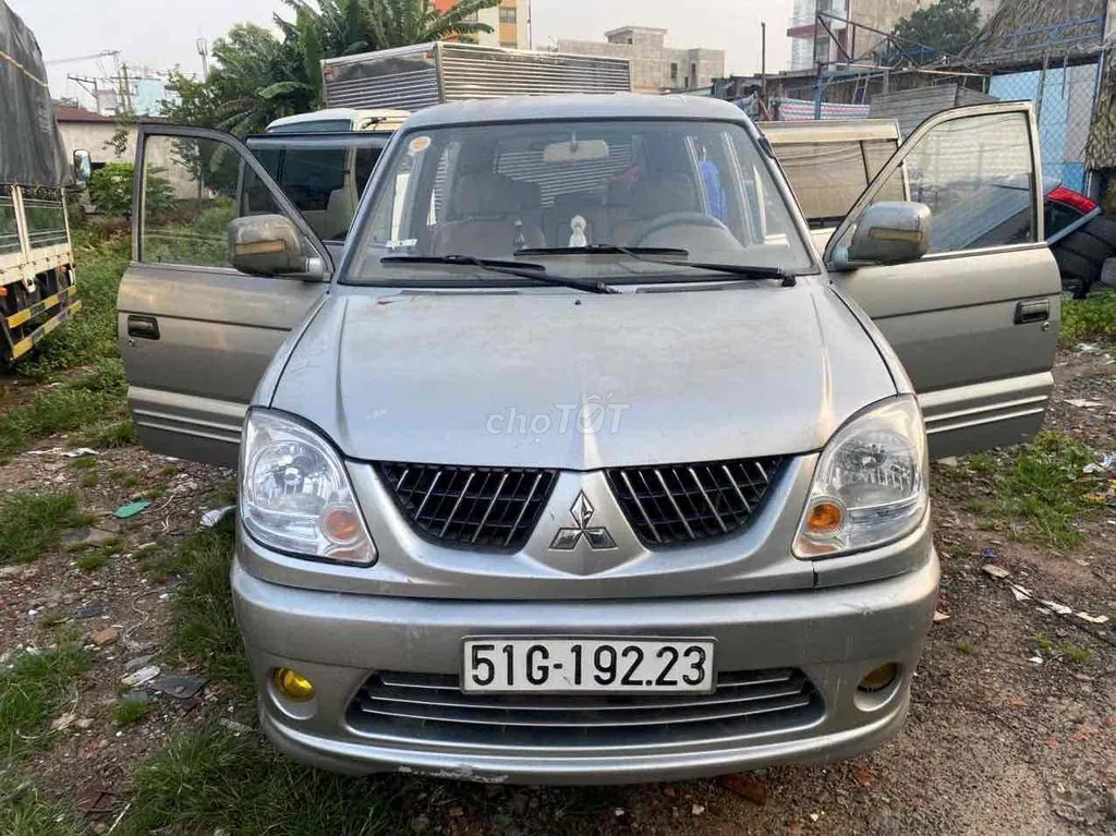 Mitsubishi Jolie