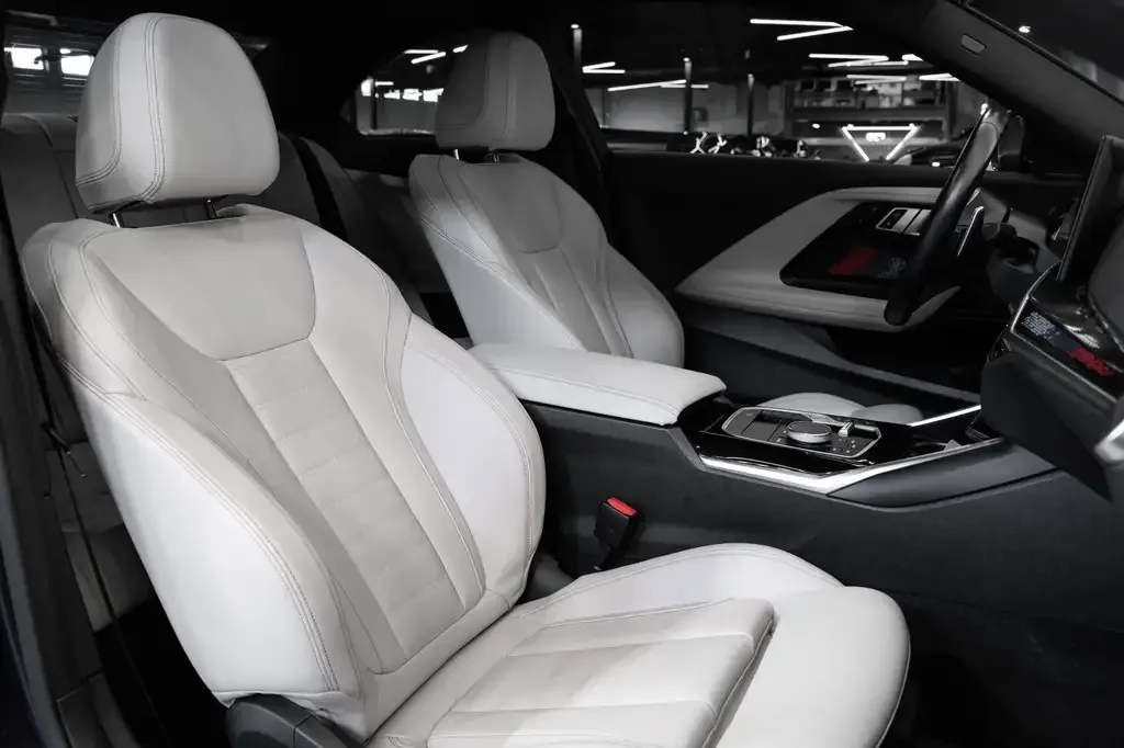 BMW 2 Series 2023 photo 2