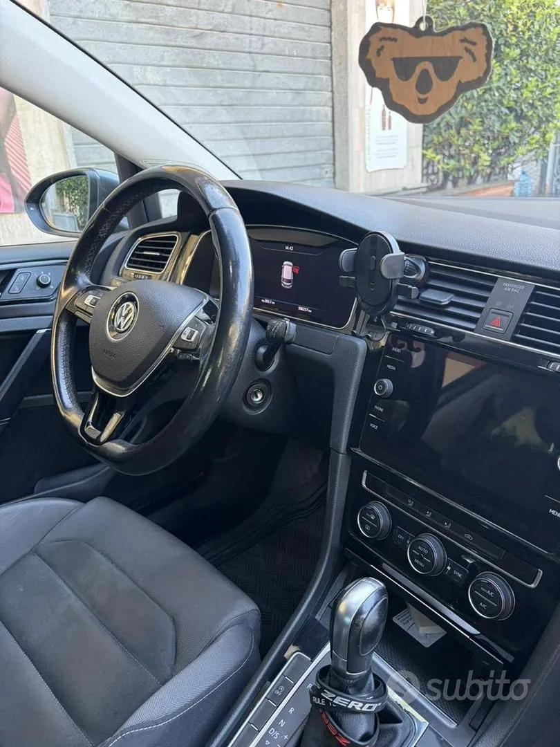 Volkswagen Golf 2017 photo 2