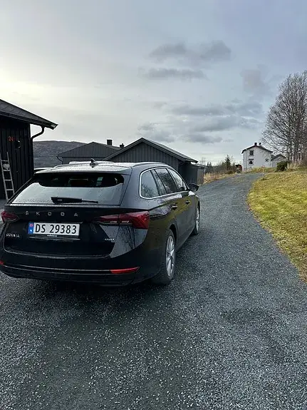 Skoda Octavia 2024 photo 2