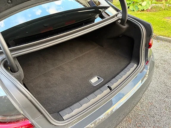 BMW 330E 2020 photo 2