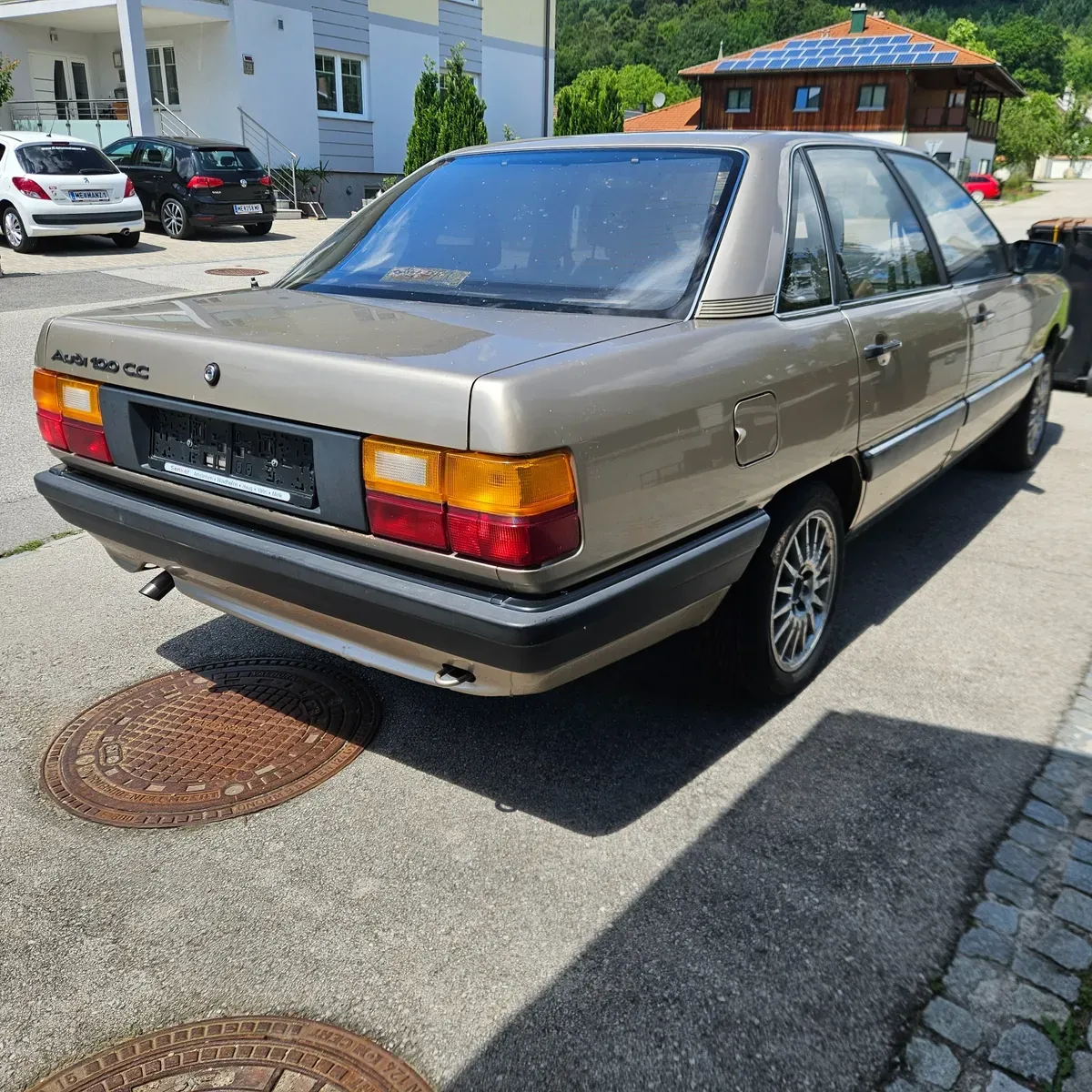 Audi 100 1986 photo 2