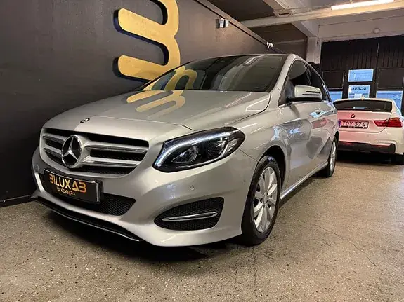 Mercedes-Benz B 180 2015 photo 4