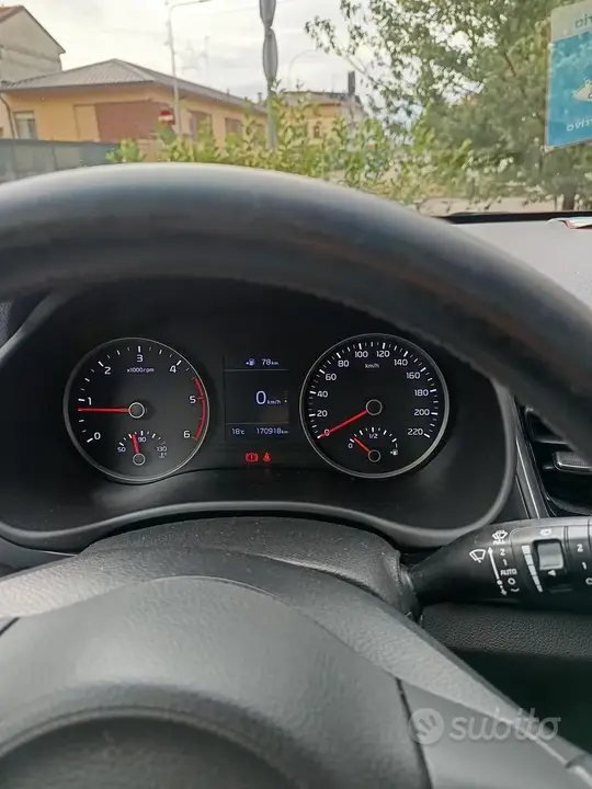Kia Stonic 2018 photo 2