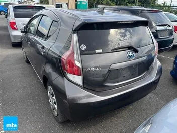 Toyota Aqua 2015 photo 3