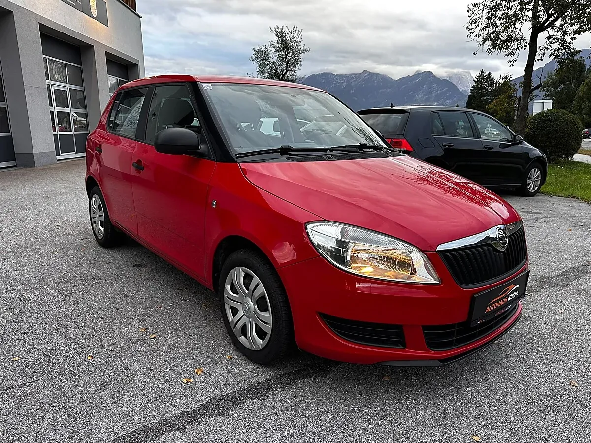 Skoda Fabia 2013 photo 3
