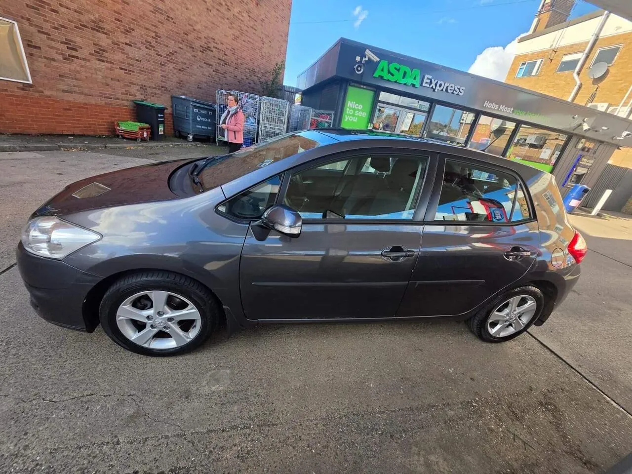 Toyota Auris 2010 photo 4