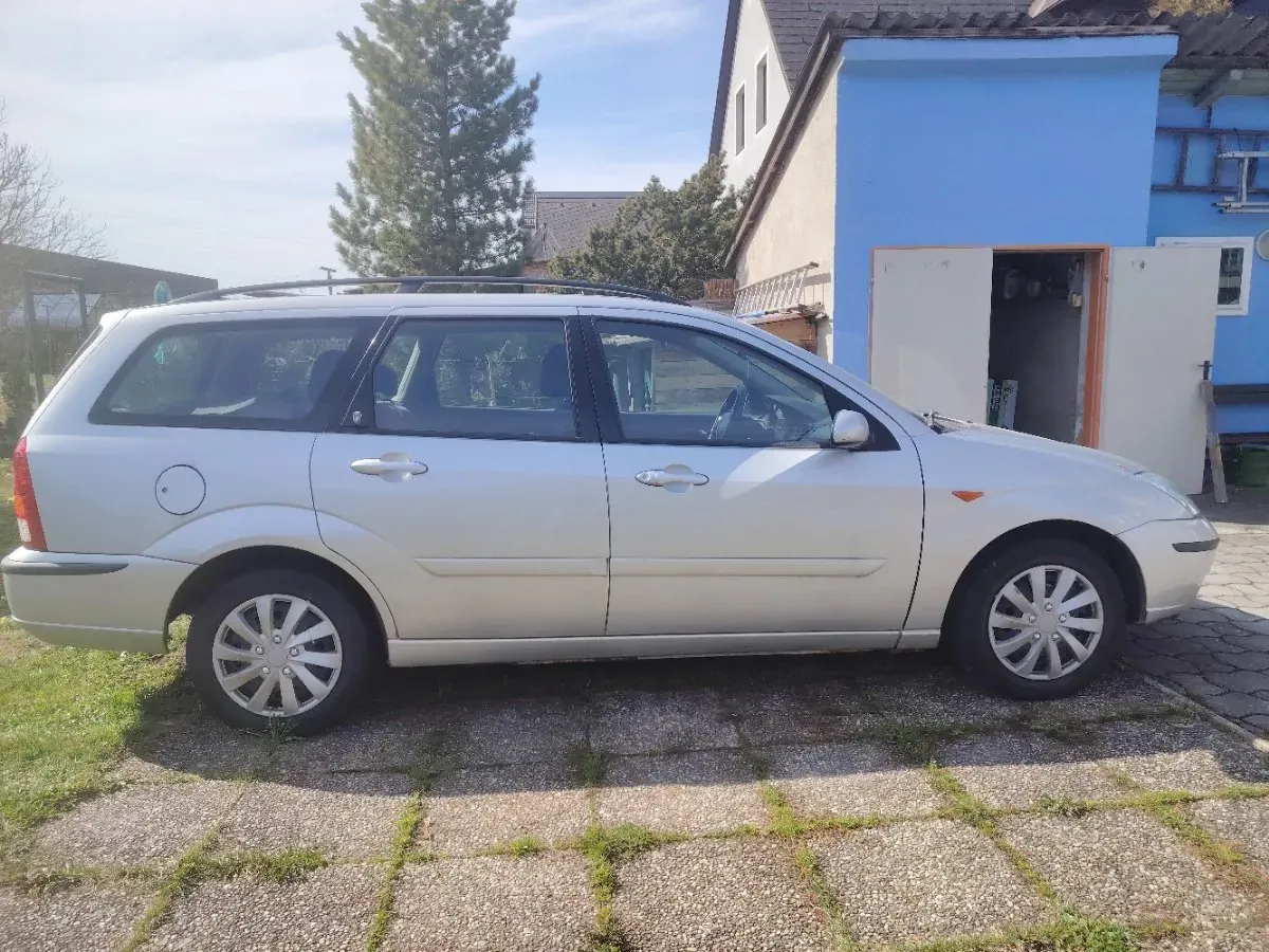 Ford Focus 2001 photo 2