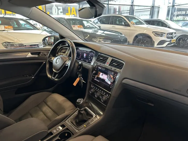 Volkswagen Golf 2018 photo 2