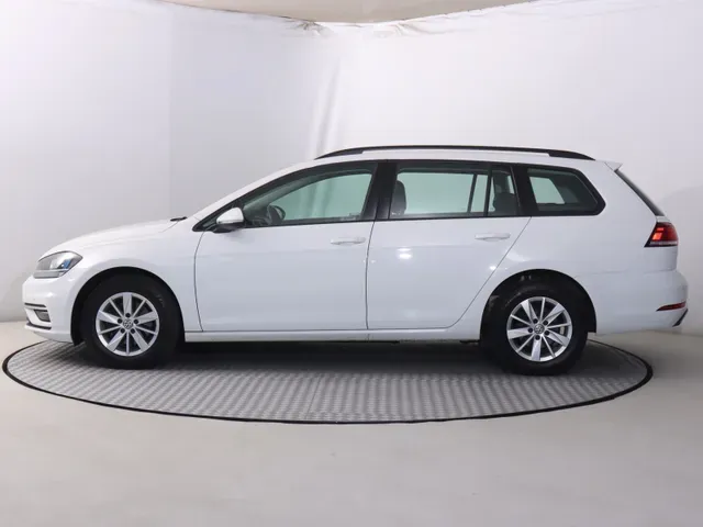 Volkswagen Golf Variant 2018 photo 2