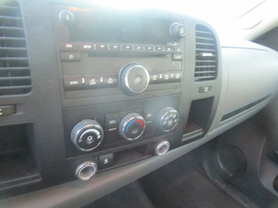 GMC Sierra 1500 2011 photo 2