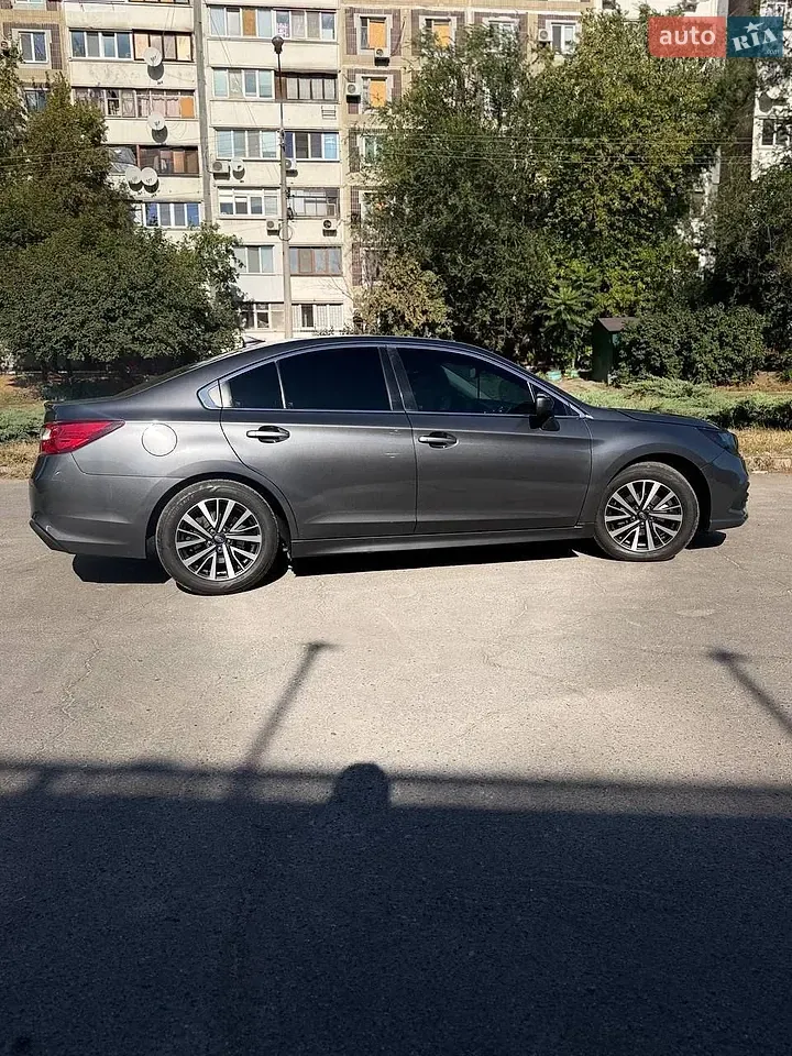 Subaru Legacy 2019 photo 2