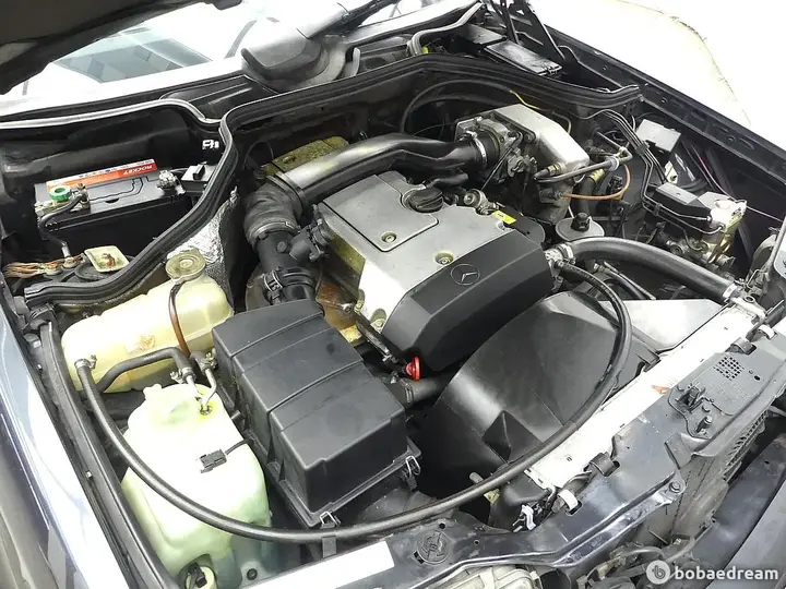 Mercedes-Benz E220 1995 photo 5