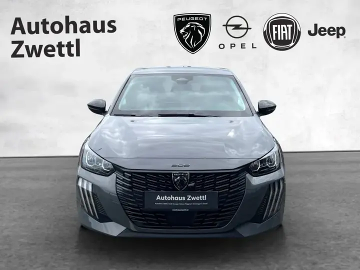 Peugeot 208 2025 photo 2