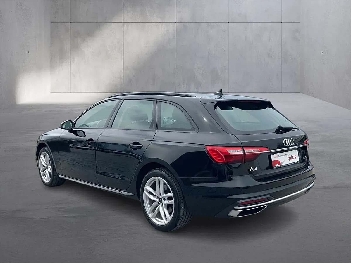 Audi A4 2022 photo 3