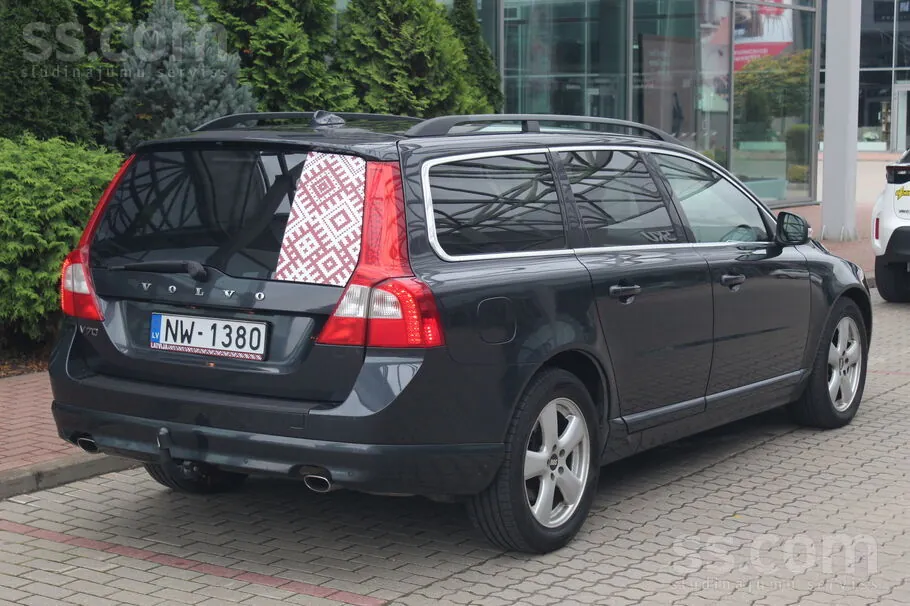 Volvo V70 2010 photo 3