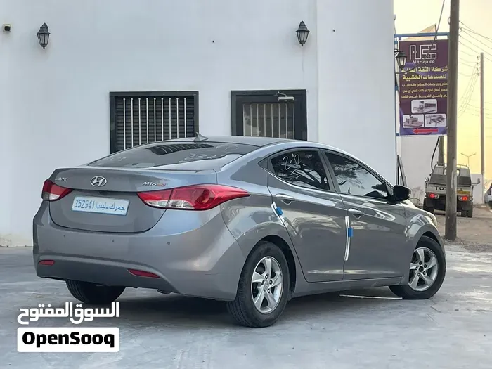 Hyundai Avante 2012 photo 4