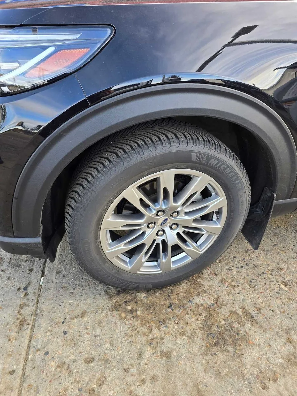 Ford Explorer 2025 photo 4