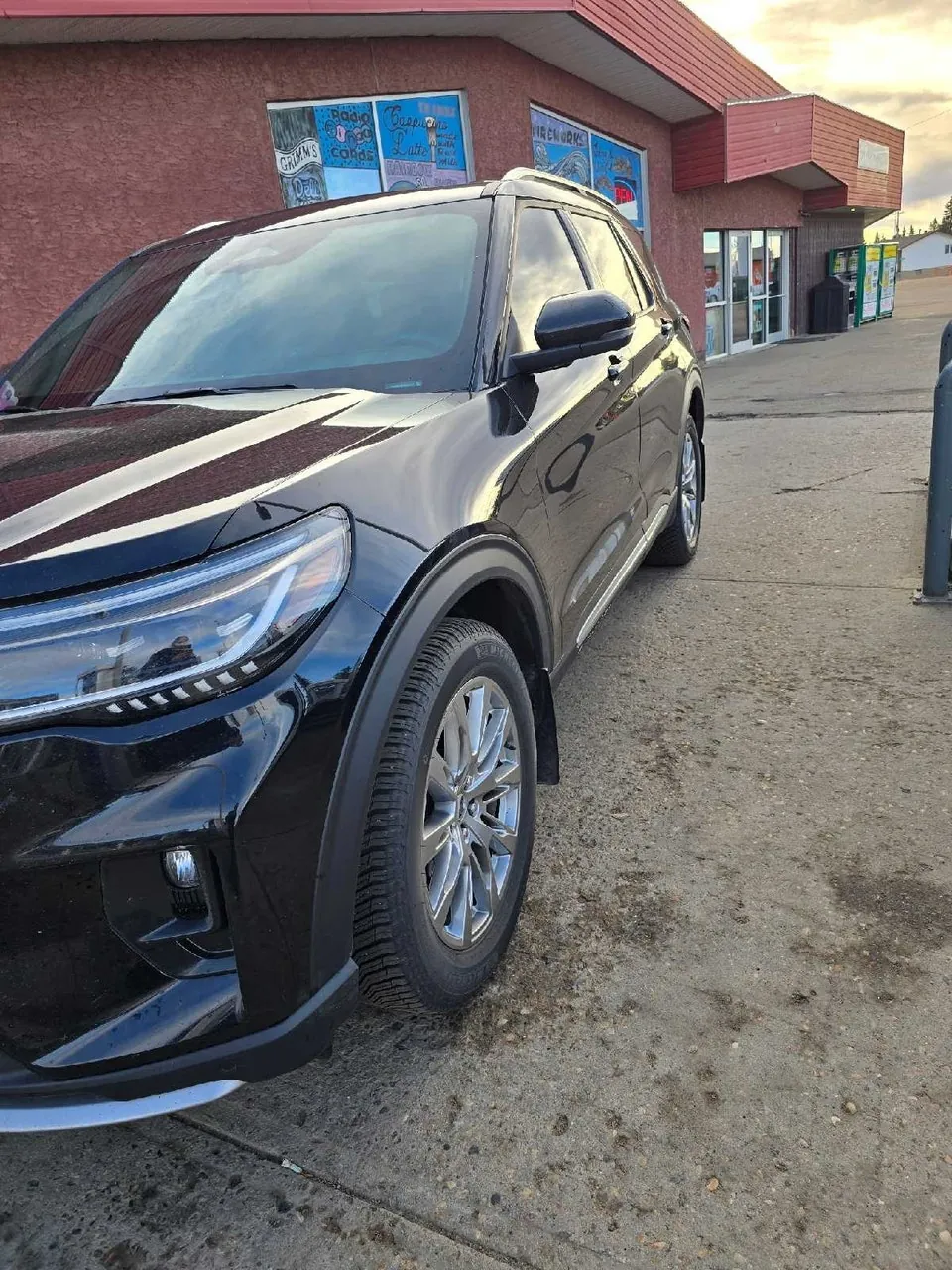 Ford Explorer 2025 photo 3
