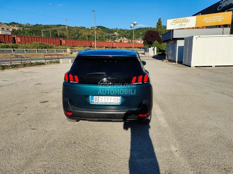 Peugeot 5008 2017 photo 5