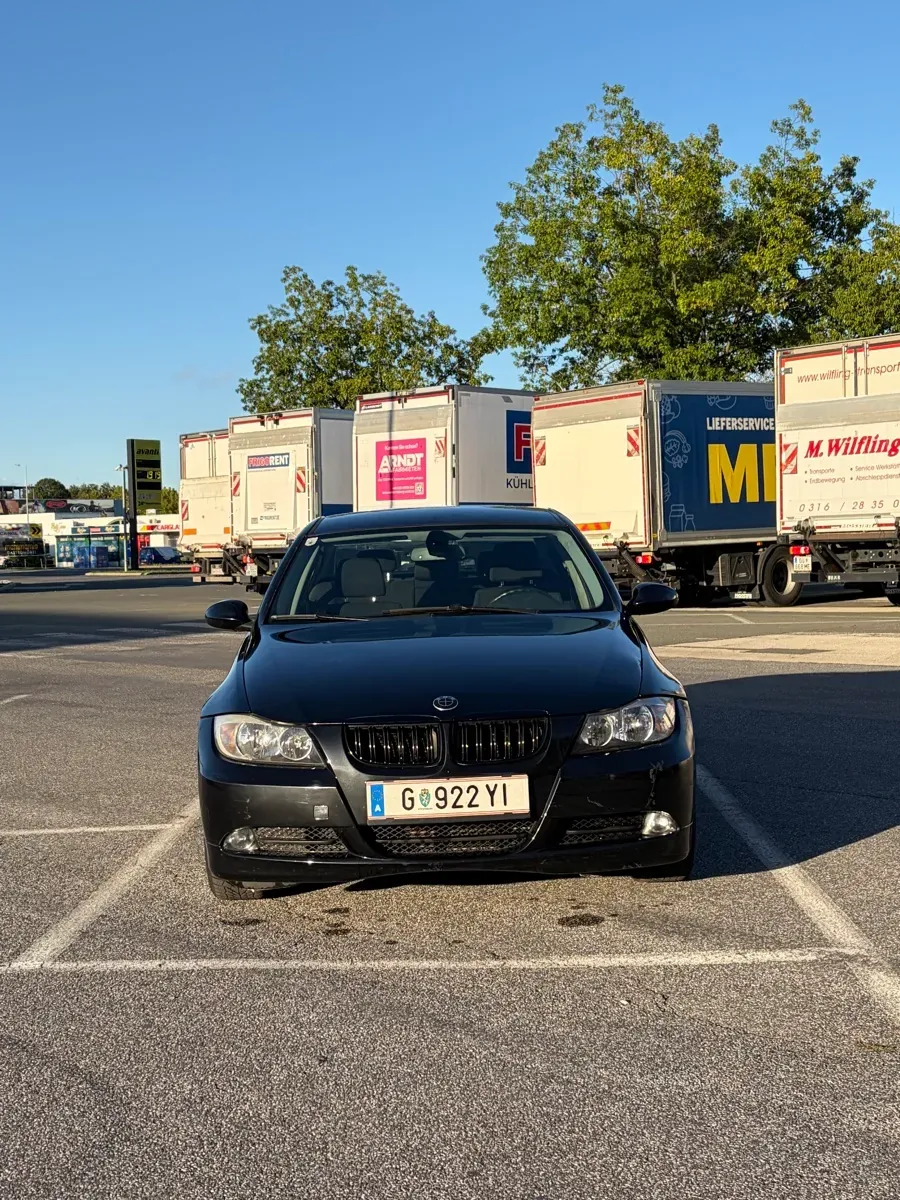 BMW 3 Series 2005 photo 2