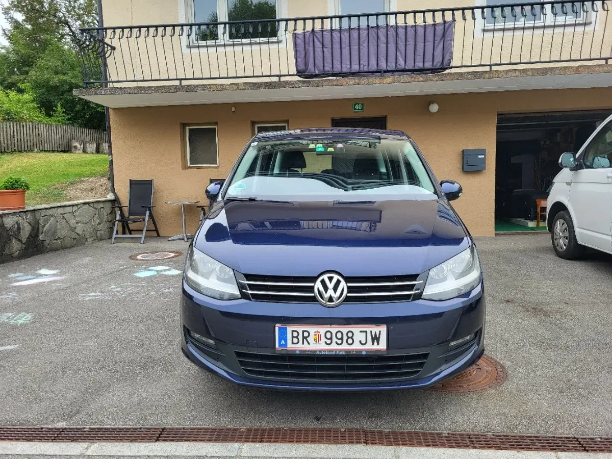 Volkswagen Sharan 2012 photo 2