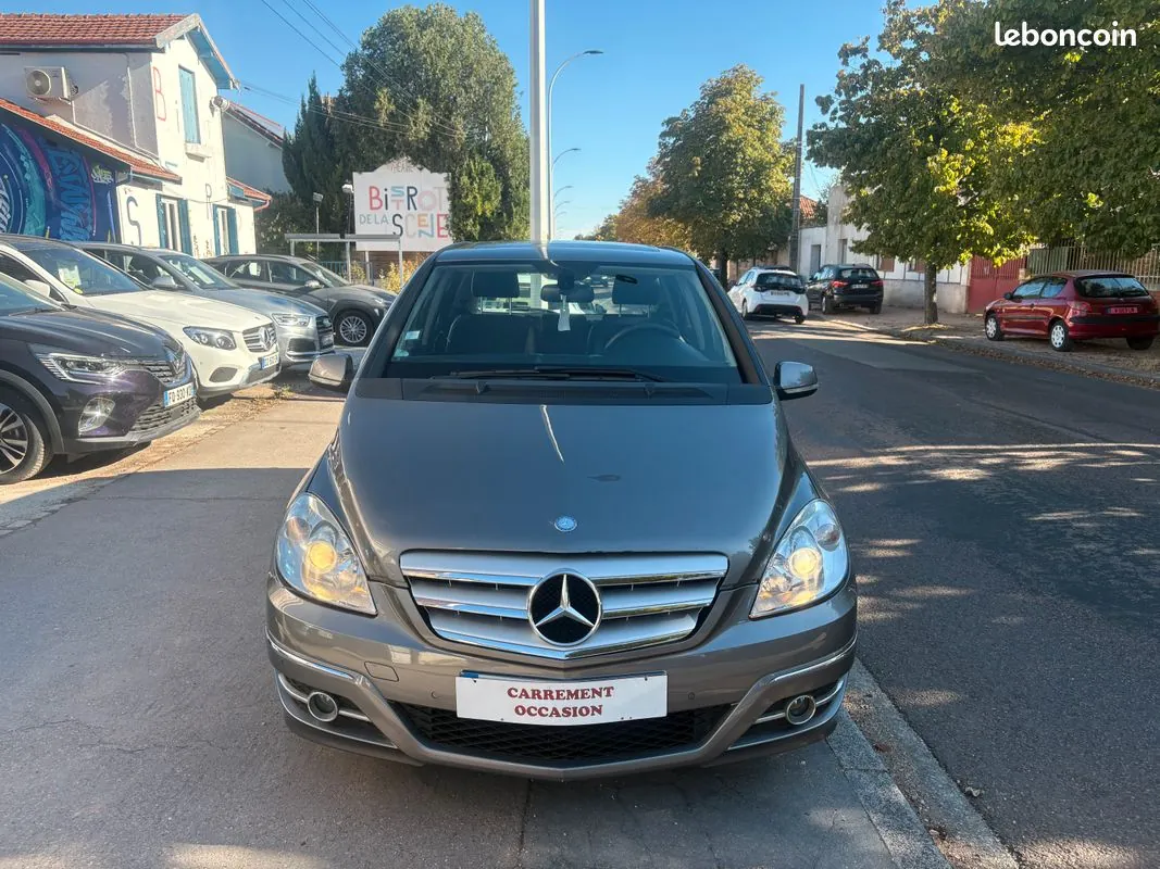 Mercedes-Benz B-Class 2010 photo 2