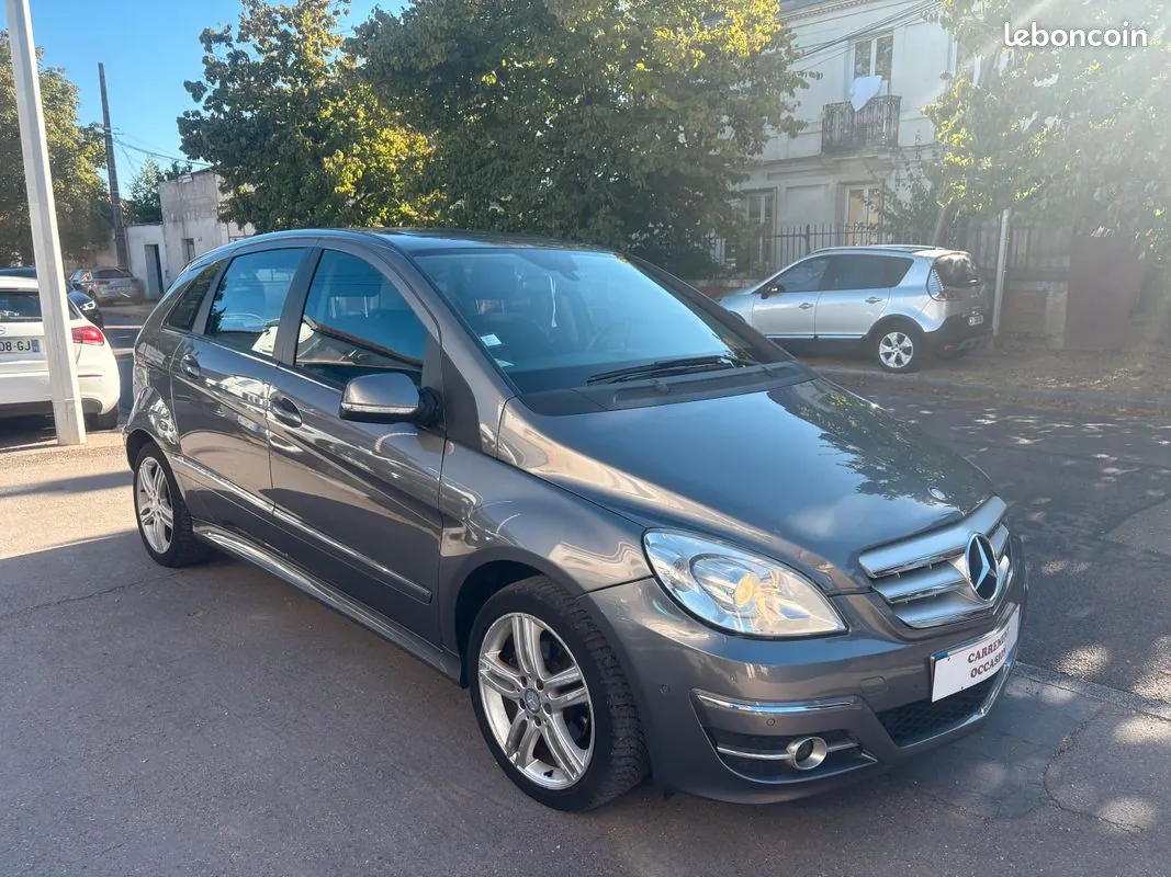 Mercedes-Benz B-Class 2010 photo 3