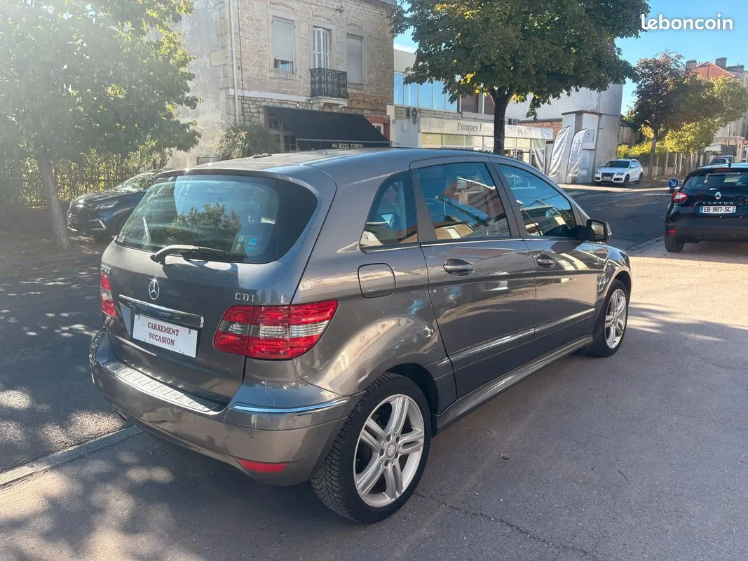 Mercedes-Benz B-Class 2010 photo 4