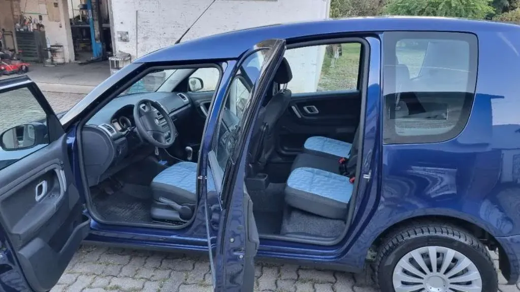 Skoda Roomster 2008 photo 2