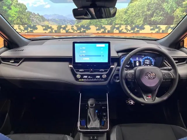 Toyota Corolla Cross Gr Sport 2026 photo 2