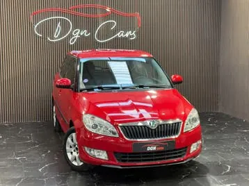 Skoda Fabia 2012 photo 2
