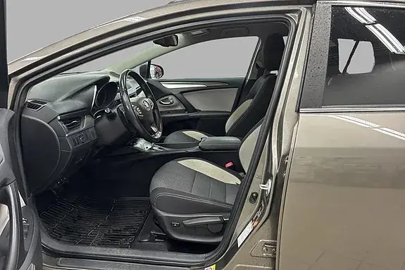 Toyota Avensis 2016 photo 4