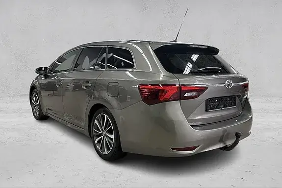 Toyota Avensis 2016 photo 3