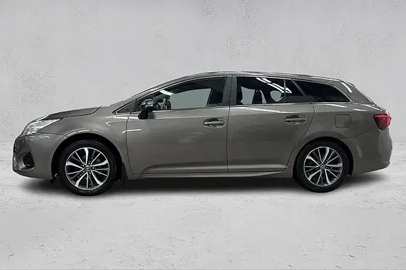 Toyota Avensis 2016 photo 2