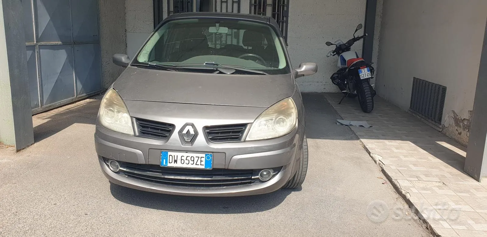 Renault Scenic 2009 photo 4
