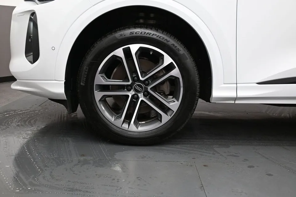 Audi Q5 2025 photo 4