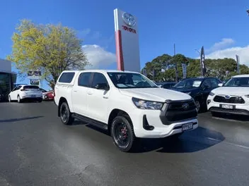 Toyota Hilux 2022 photo 2
